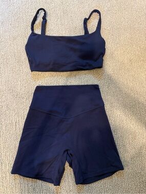 Vitality Cloud II scoop bra and 6” biker shorts oxford blue XS and xxs